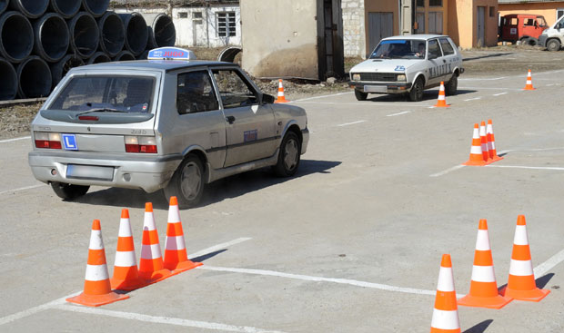Зујалице и огледалца за ауто инструктора